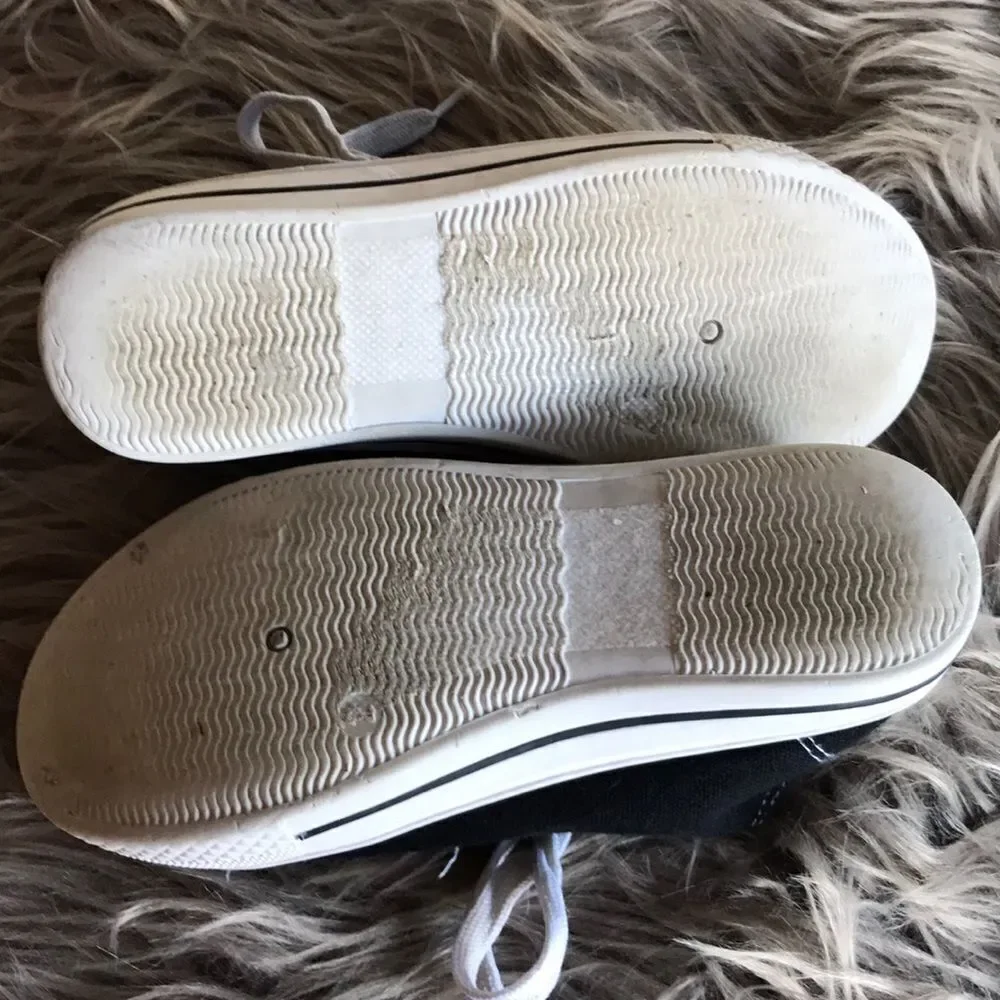 Black canvas low top sneakers kids 2